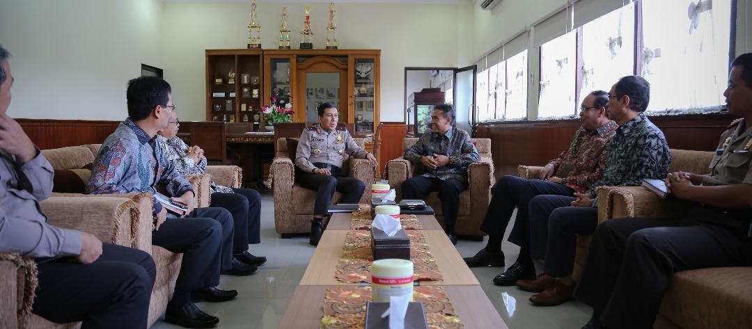 Silaturahmi Rektor Universitas Gadjah Mada dengan Kapolda DIY